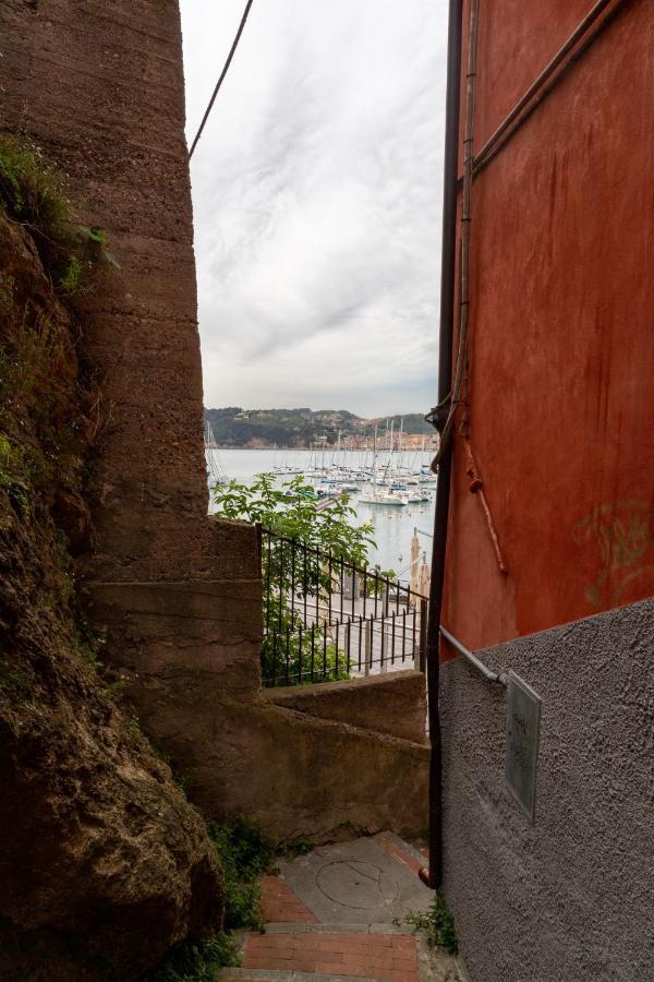 L'Arpara Casa Al Molo Dal Mare Al Castello Леричи Екстериор снимка